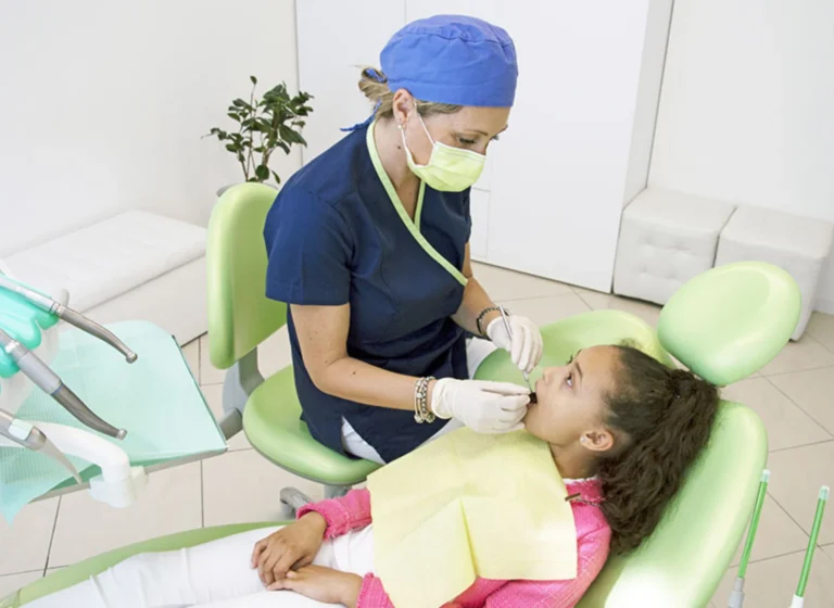 a che età si mette l'apparecchio per i denti