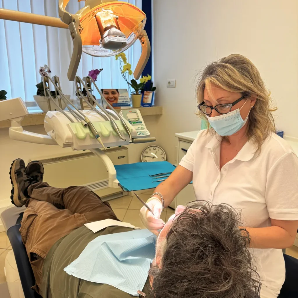 FOTO CI PRENDIAMO CURA DI TE - Dentista a Foligno